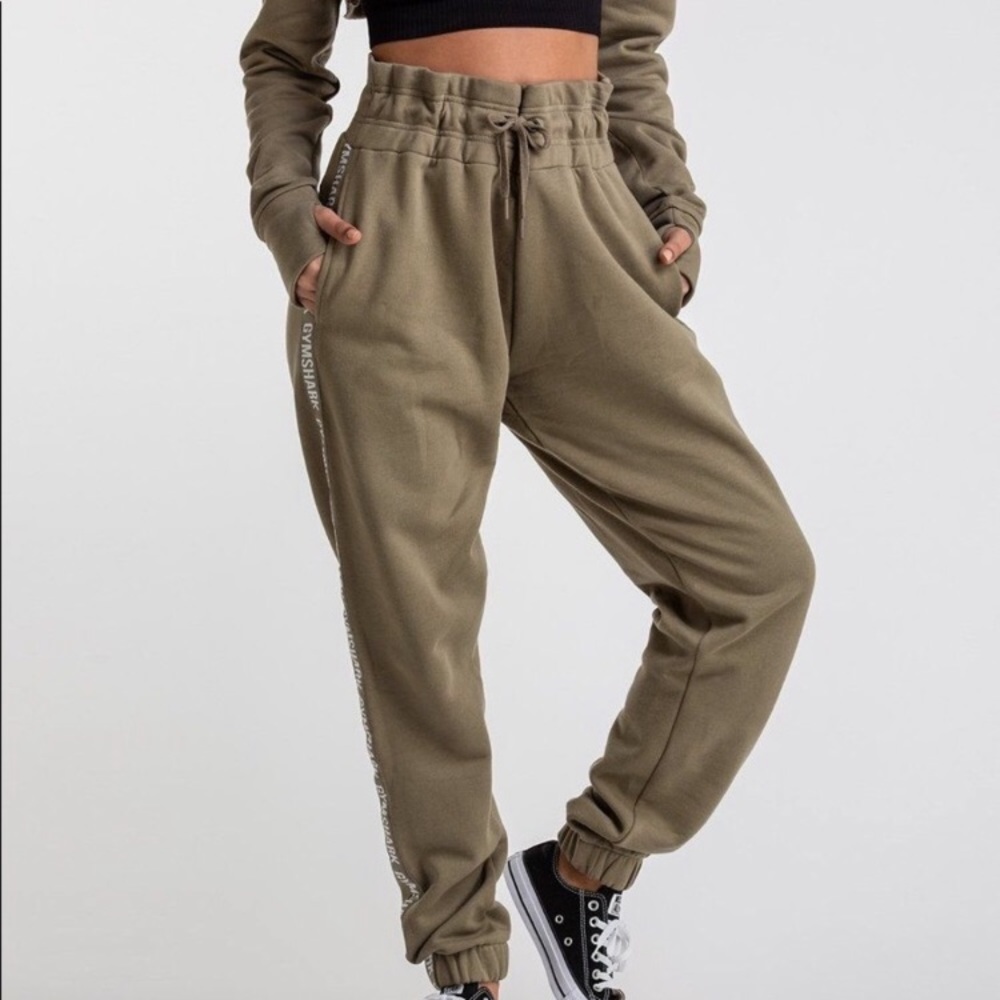 BRAND NEW Gymshark oversized green sweatpants